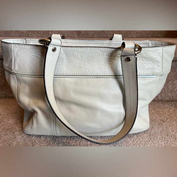 Vintage Coach Purse. From early 2000’s, unique & stylish. - Picture 2 of 9